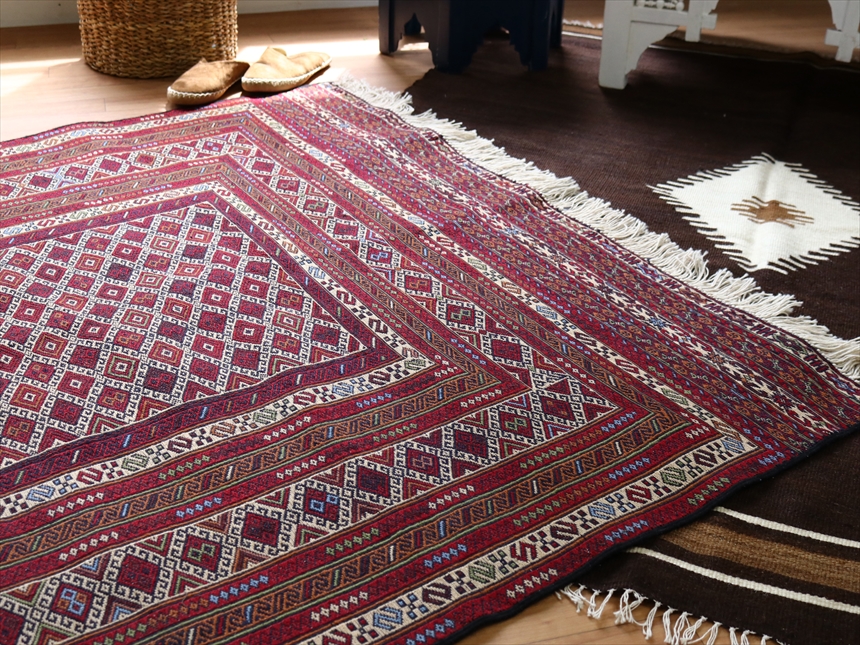 手織りキリム　スマック織り　緻密な幾何学モチーフ170×126cm アフガンキリム