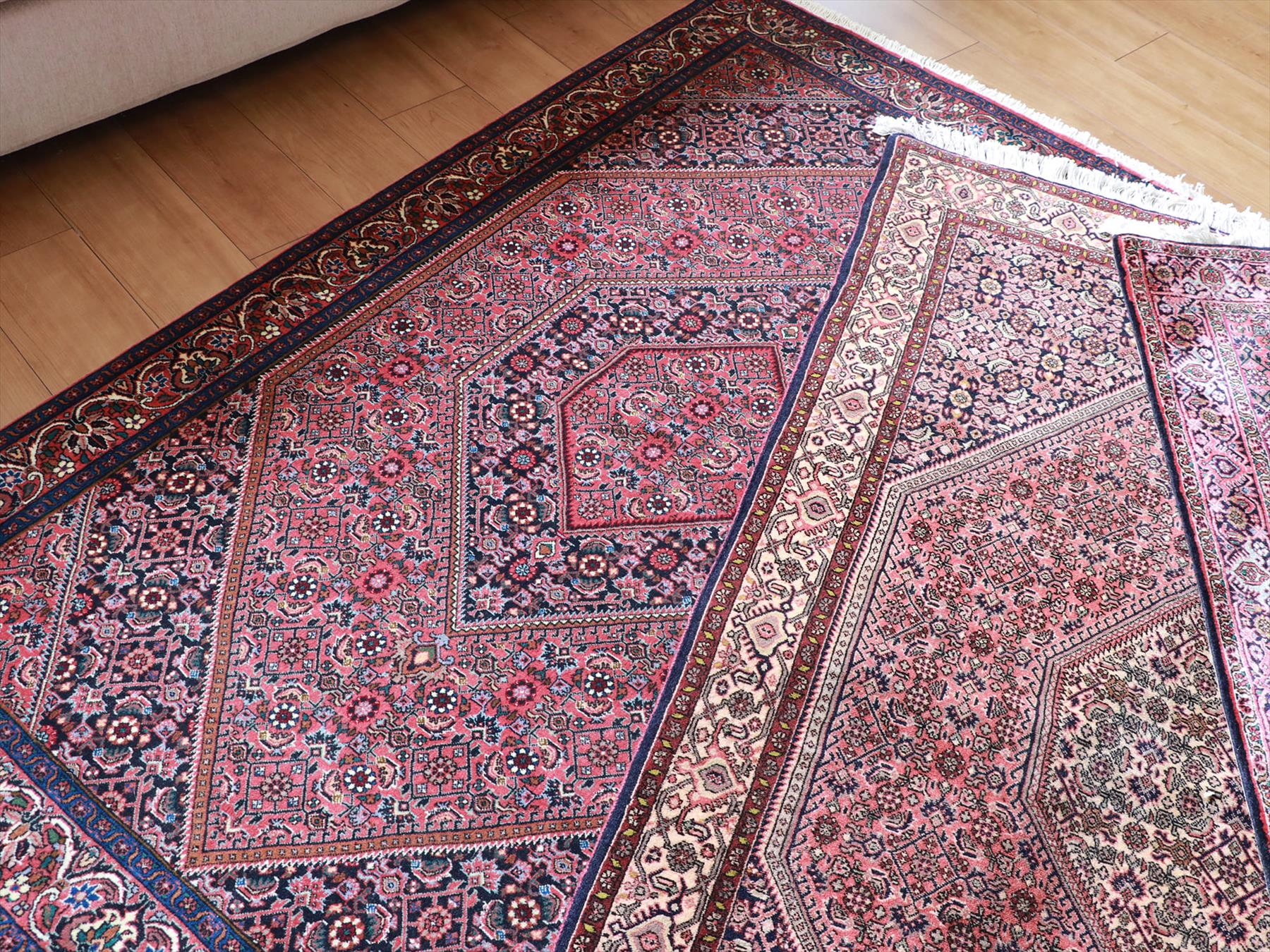 ペルシャ絨毯　ビジャール/六角メダリオン168×109cm ローズピンクとネイビーブルー