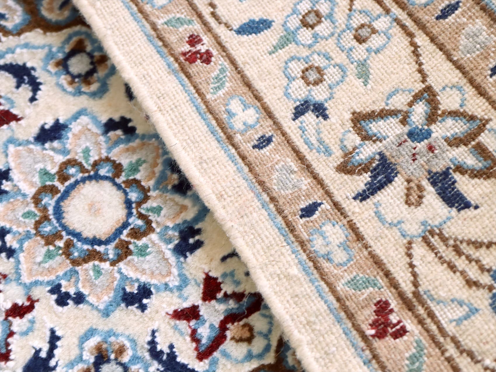 ペルシャ絨毯 ナイン産6L110×78cm ホワイト / ベージュ　オーバルメダリオン