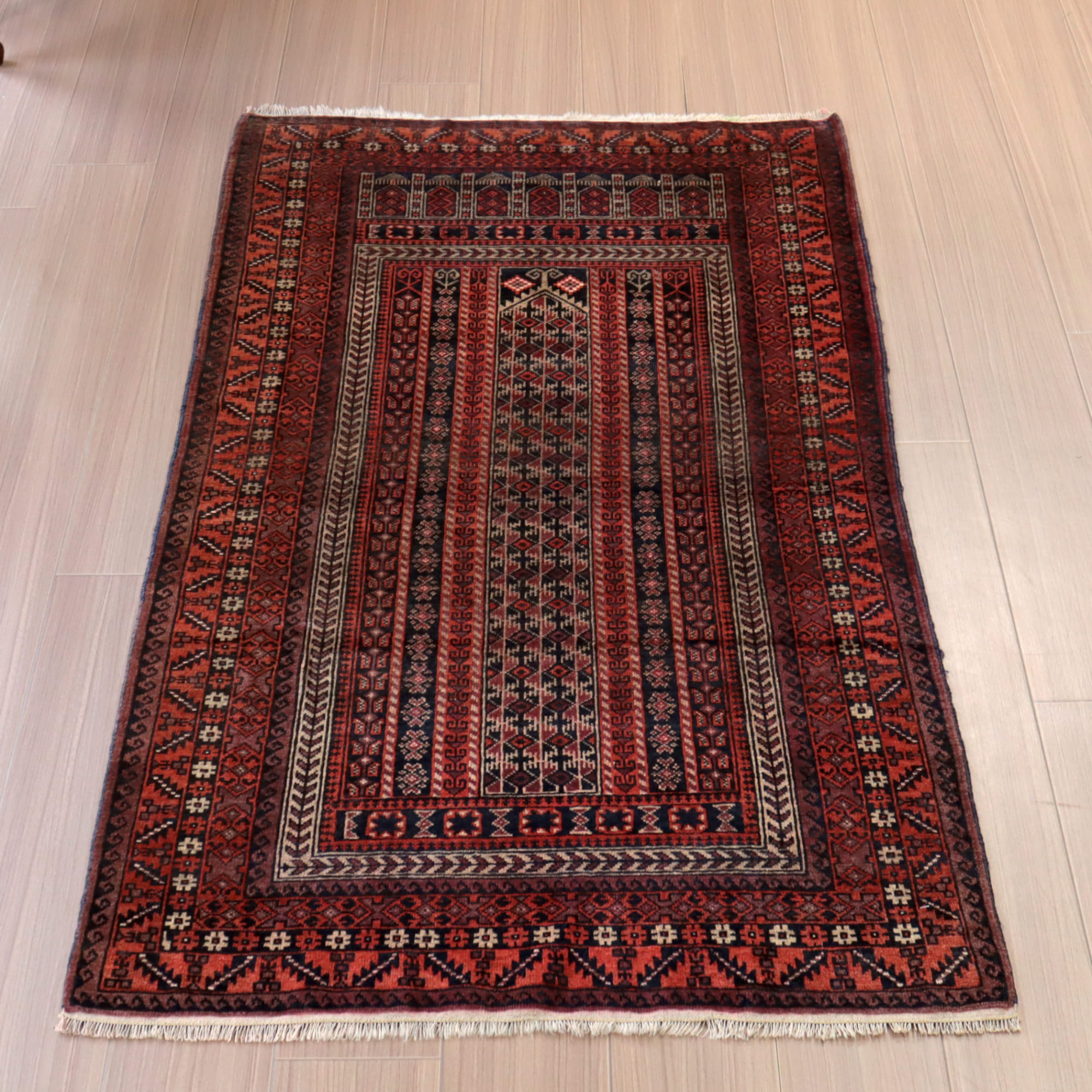 トルキャマン ペルシャ絨毯