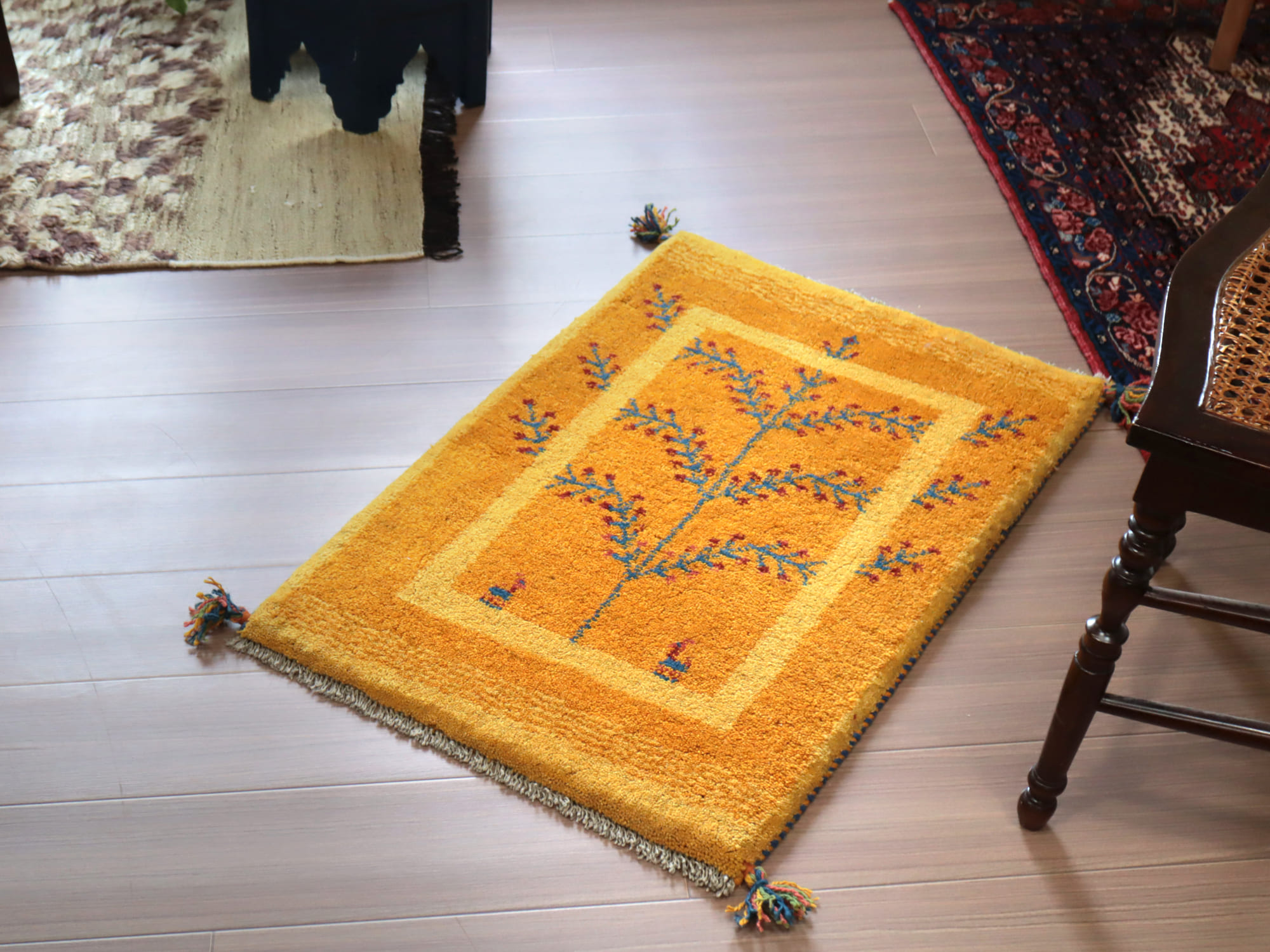 ギャッベ　イラン産手織り　87×60cm 玄関マット　イエロー　オレンジ